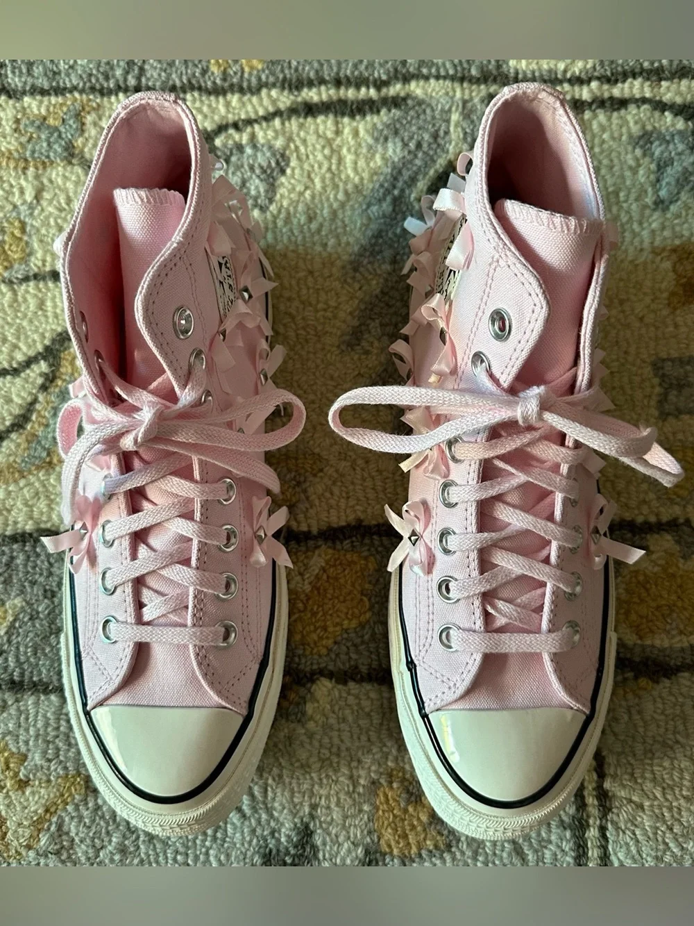 pink converse platforms w bows & studs / size 8
